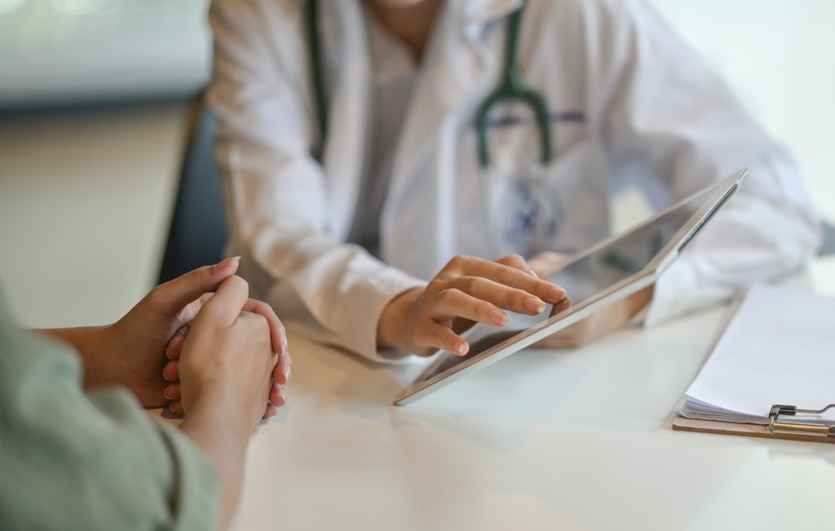 Preventive primary care starts with knowing what to look for—and when. Dr. Queen prioritizes early detection through comprehensive annual exams, personalized lab work, and regular screenings based on age, risk factors, and family history.